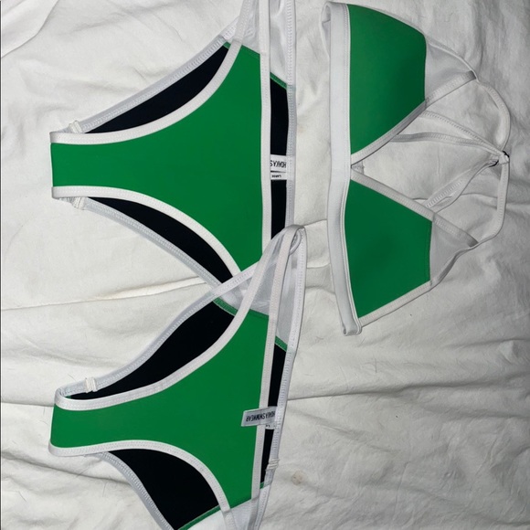 SOLD HOAKA swimwear 3 pieces - Picture 2 of 2